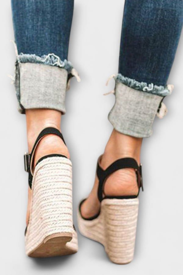 Elizabeth - Stilvolle Damenschuhe mit Gürtel