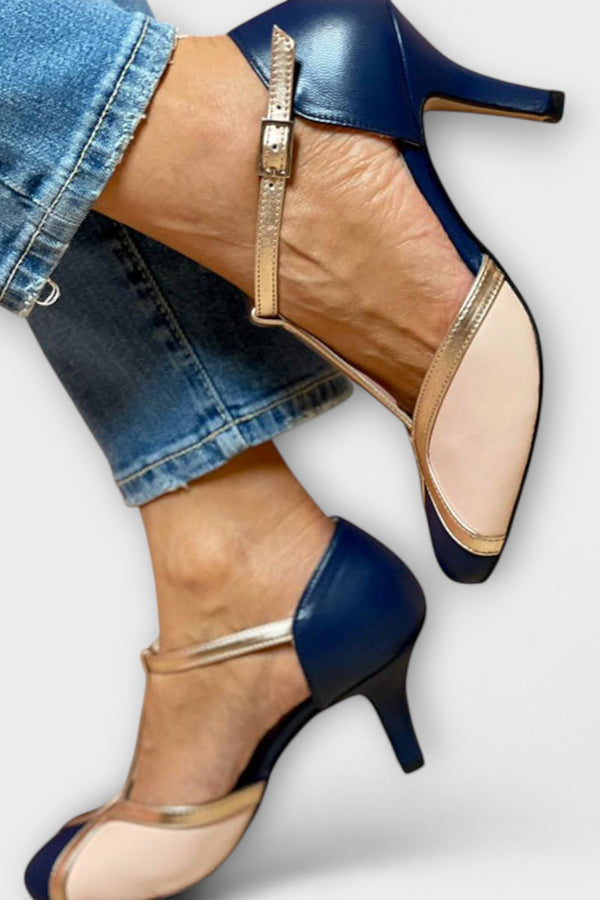 Alessia – Zweifarbige T-Strap Eleganz