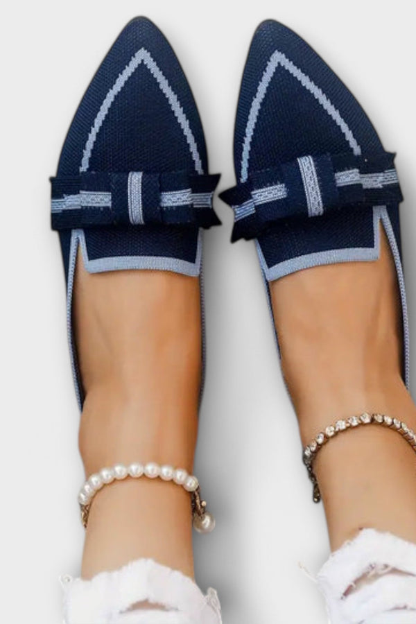 Flache Damenschuhe mit geknotetem Design