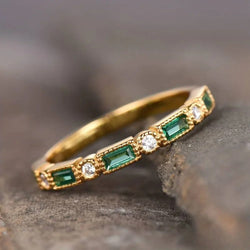 Retro Grüner Zirkonia Goldring mit Einlage