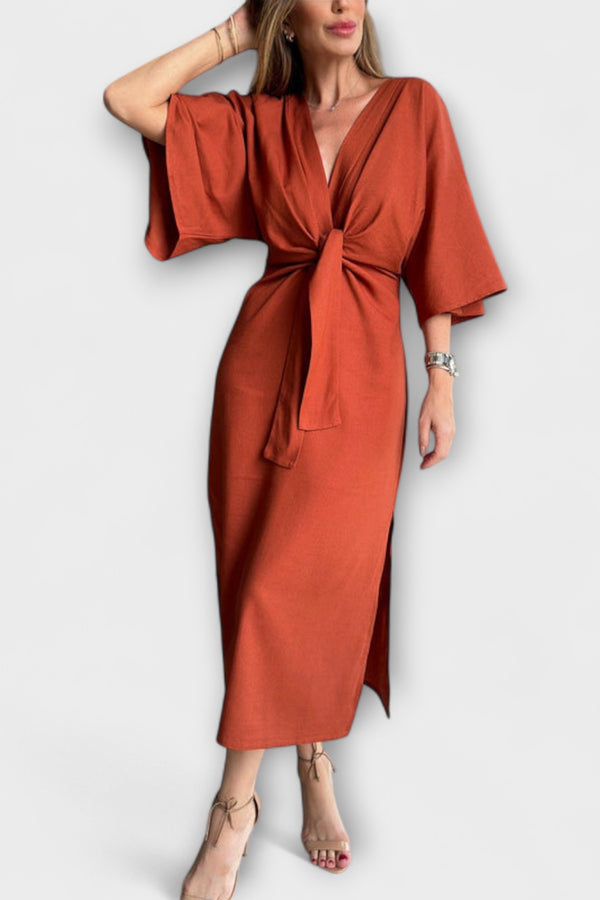 Holly - Lässiges Kleid mit V-Ausschnitt und Krawatte
