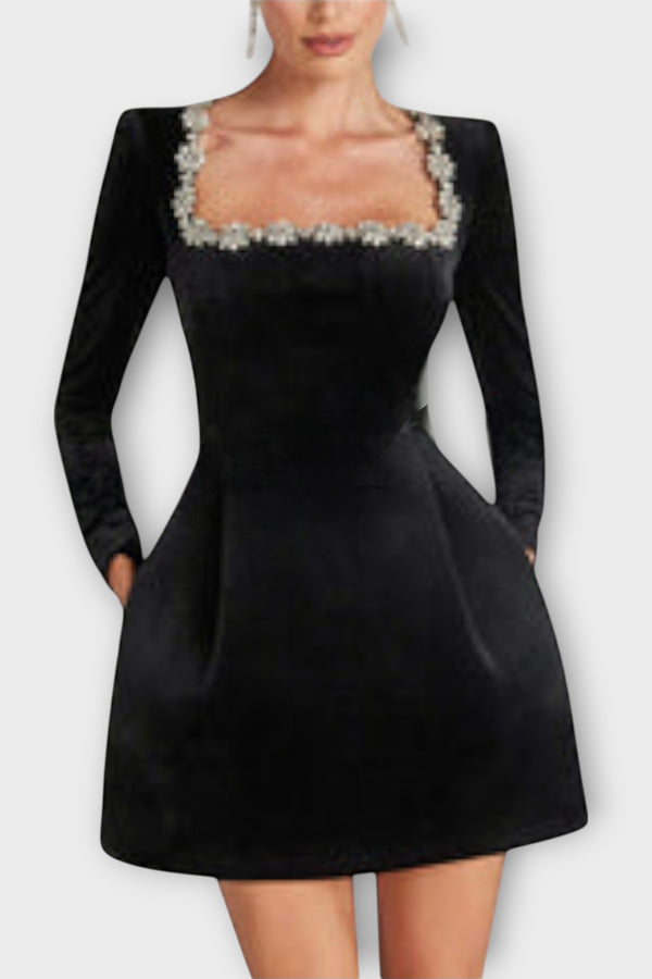 Wren - Samt-Mini-Kleid mit Juwelenverzierung