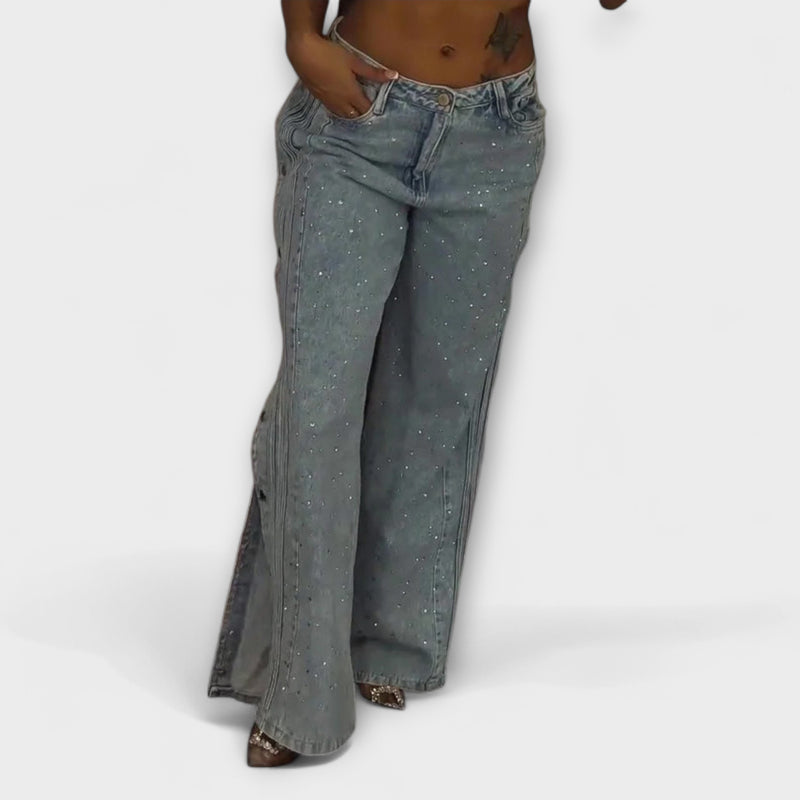 Nola - Mit Strass verzierten High-Waisted Jeans mit seitlichen Knöpfen