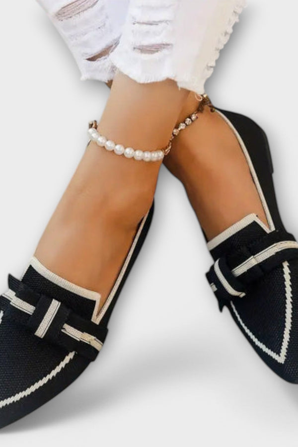 Flache Damenschuhe mit geknotetem Design