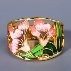 Retro-Ring mit goldener Emailleblume