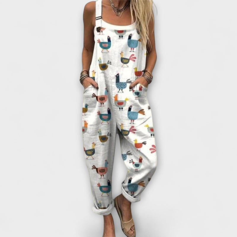 Tilda - Latzhose mit Hühnermotiv