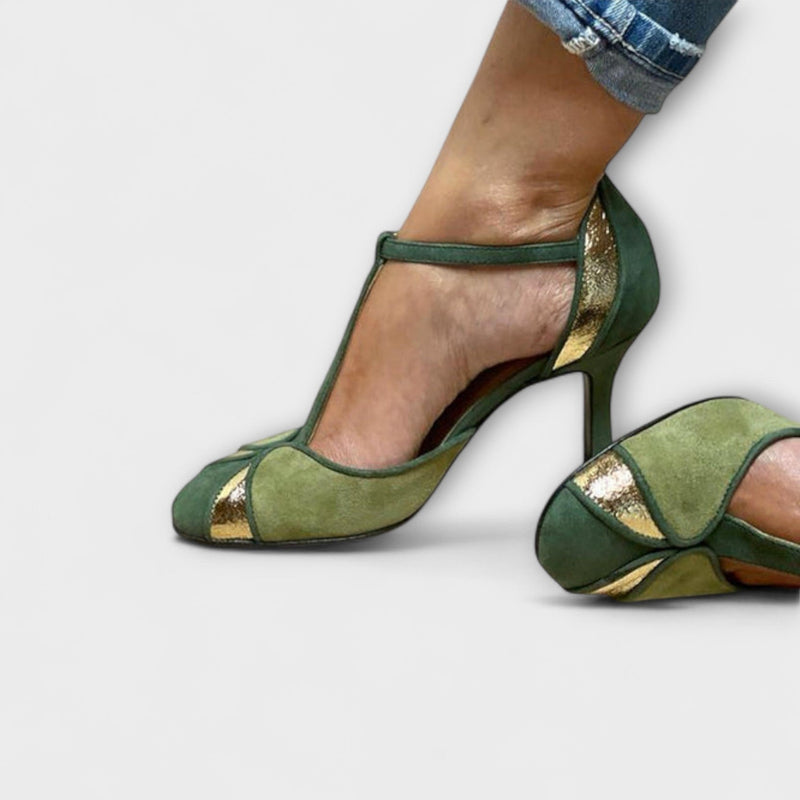 Alona - Décolleté Patchwork mit T-Riemen und geschlossener Spitze