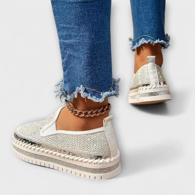 Vada – Mit Strasssteinen besetzte Slipper