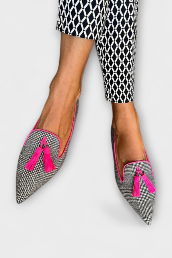 Yara – Spitz zulaufende schwarze Slipper
