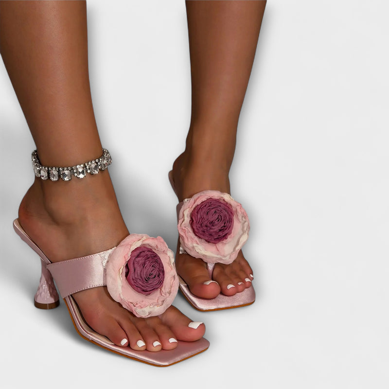 Rebecca - Farbblock-Sandalen mit 3D-Blumendesign