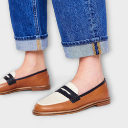 Oceane – Brauner Loafer mit runder Spitze und Farbblock-Design