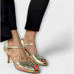 Maria - Goldene Stiletto-Absätze